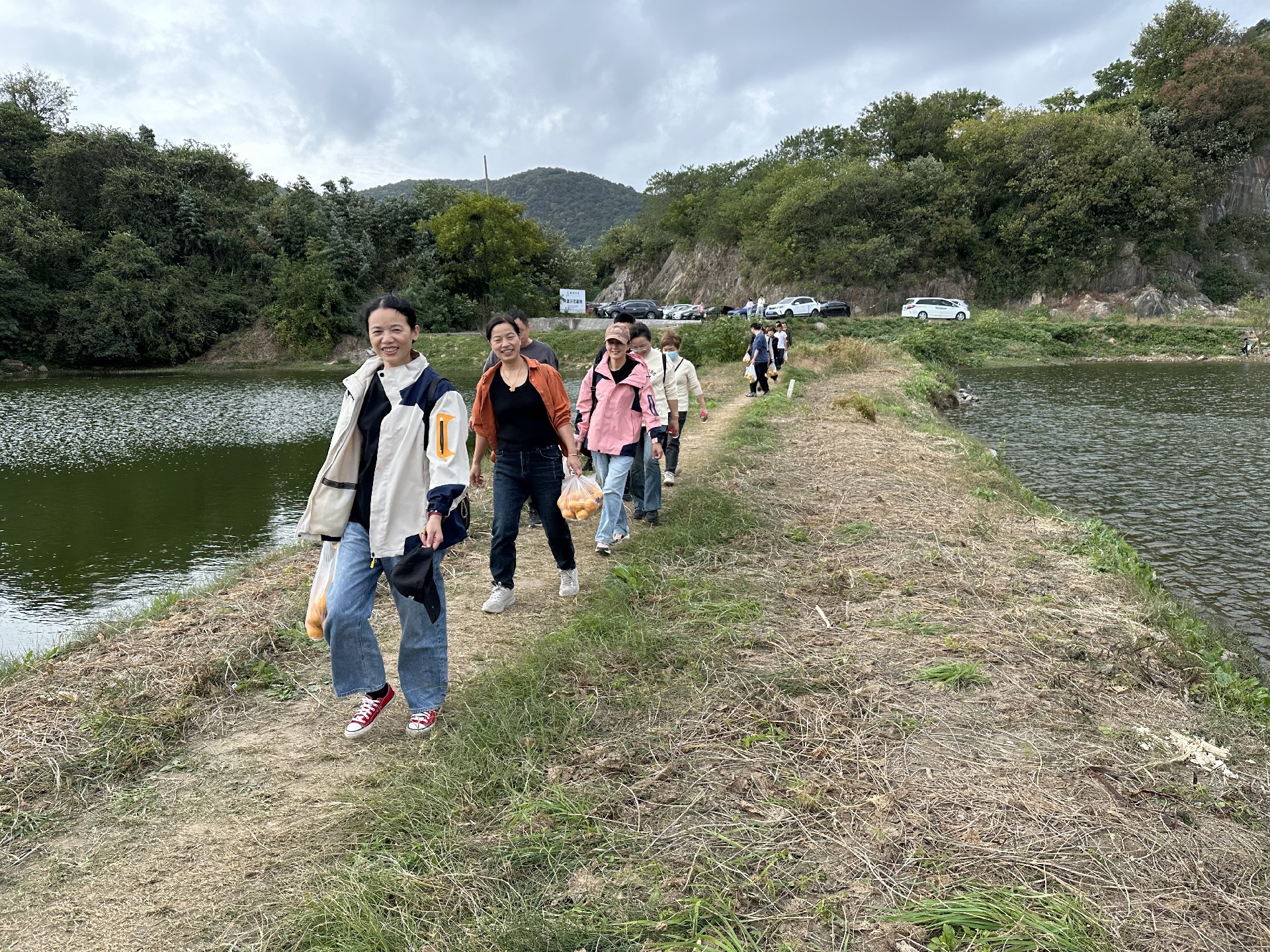 采完橘子.jpg